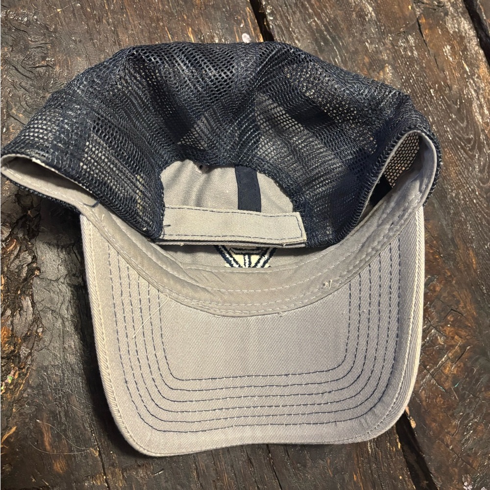 Vortex hat - Picture 2 of 3